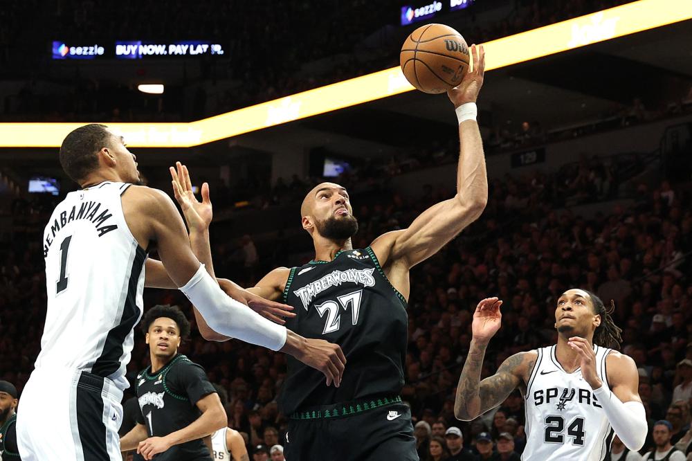 迪班萨启动全明星训练考察之旅走访多支NBA球队中心